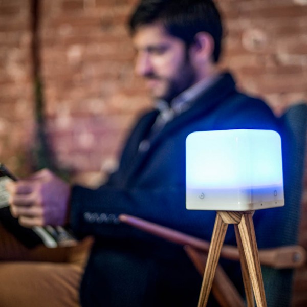 Lucis-wireless-lamp-reading-livingroom